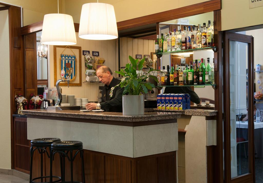 Hotel Madrid Bierzo ปอนเฟร์ราดา ภายนอก รูปภาพ