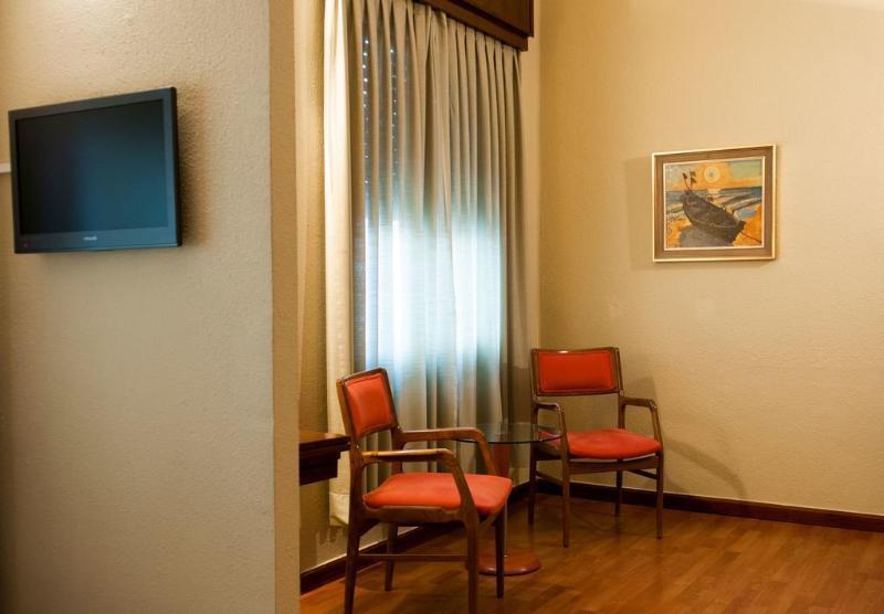 Hotel Madrid Bierzo ปอนเฟร์ราดา ภายนอก รูปภาพ