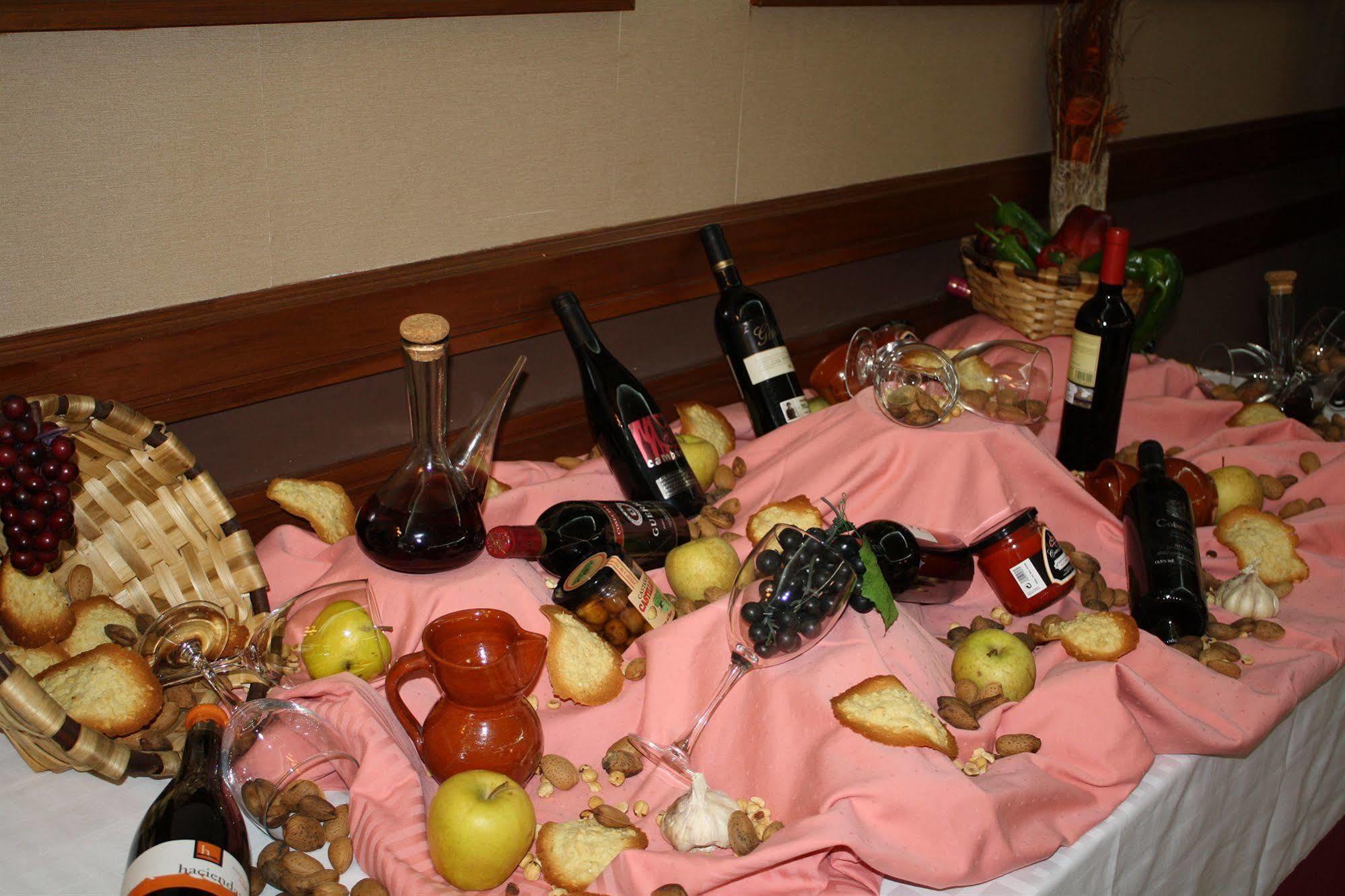 Hotel Madrid Bierzo ปอนเฟร์ราดา ภายนอก รูปภาพ